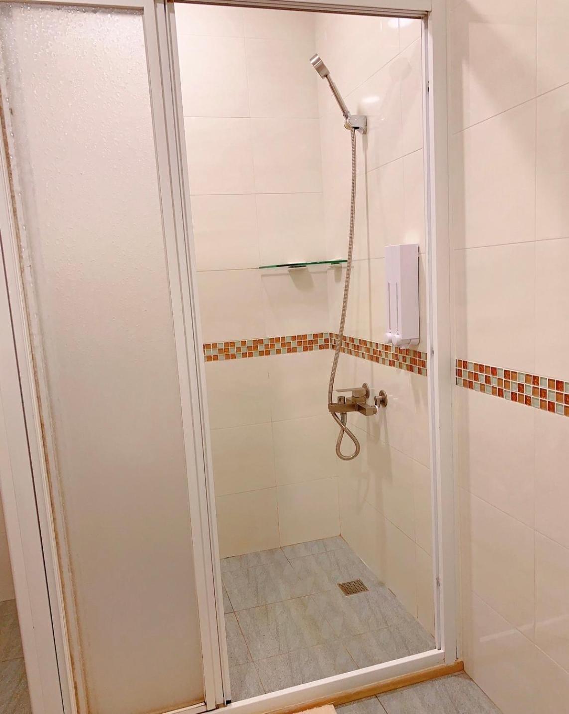 Travelers Hostel Маджонг Экстерьер фото